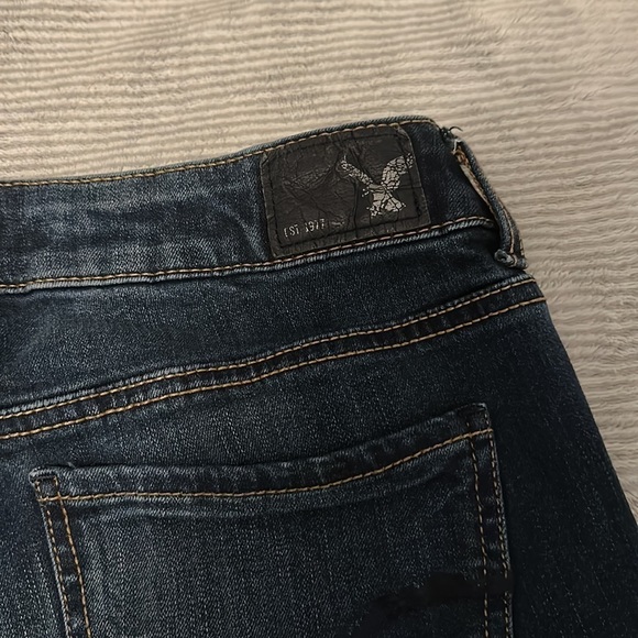 American Eagle MIDI Super Stretch Dark Washed Jean Shorts Size 4 - Picture 5 of 7